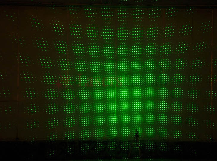 3000mW超強力グリーンレーザーポインター光線