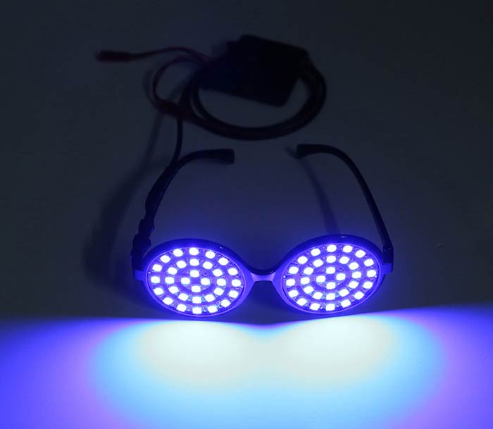 光るLED眼鏡グッズ